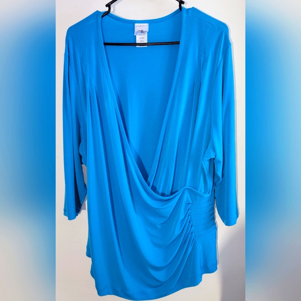 NWOT Beautiful Teal Top